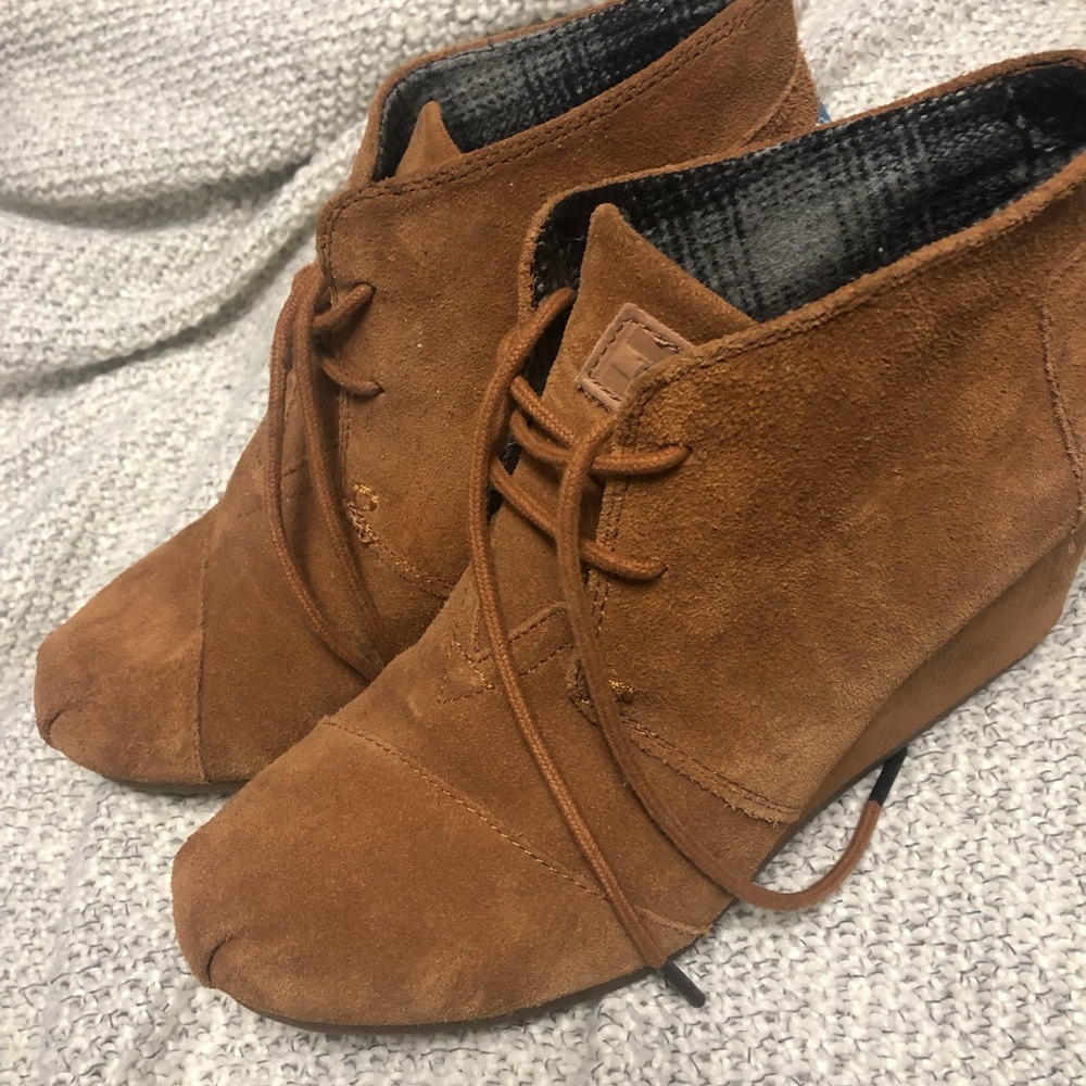 Toms Desert Wedges Size 9.5
